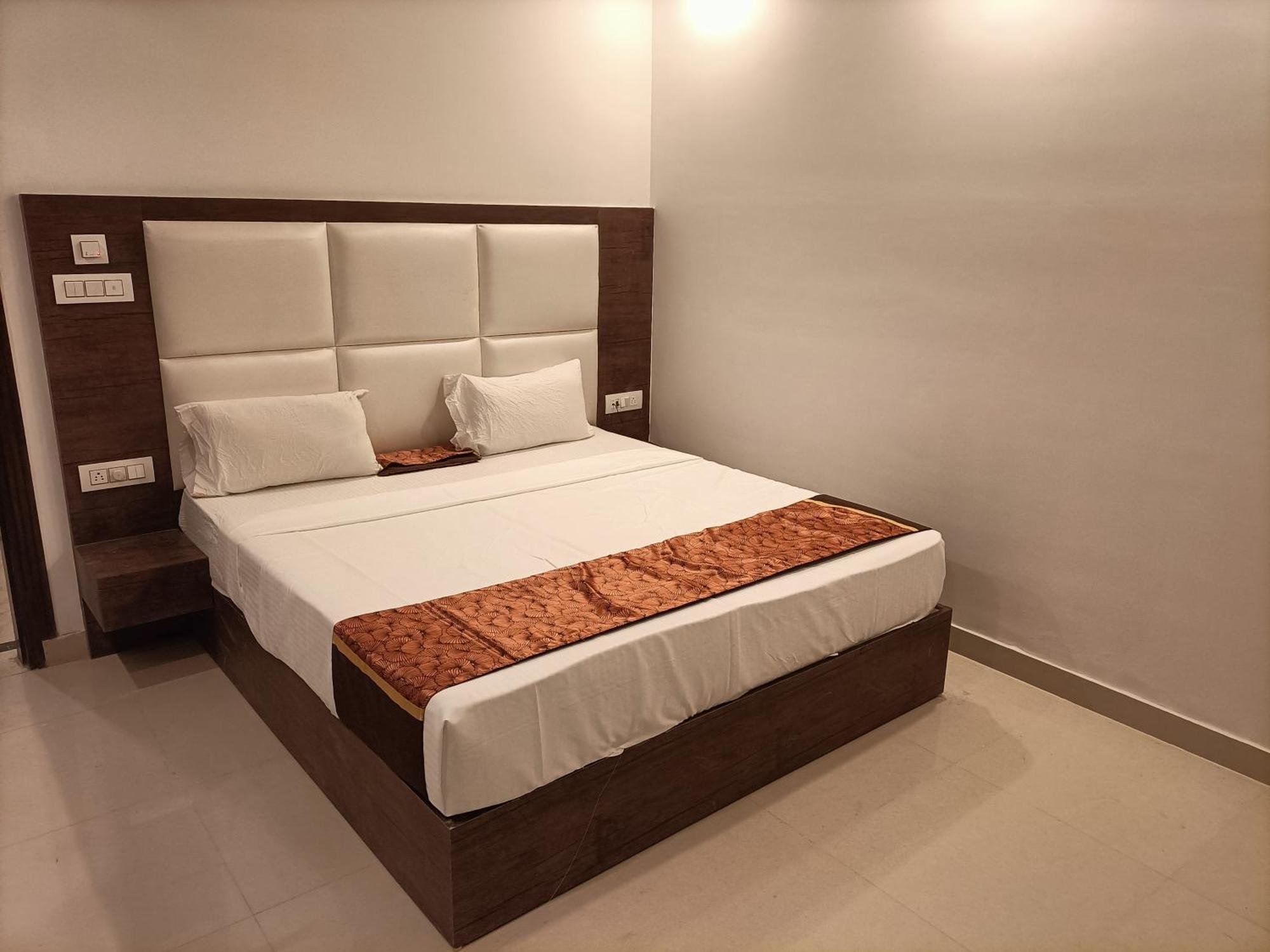 Hotel Vista Premium Tark A Family Hotel Near Igi Airport Delhi New Delhi Eksteriør bilde